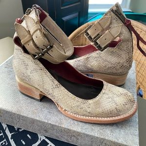 Freebird by Steve Madden Maribel White Snake